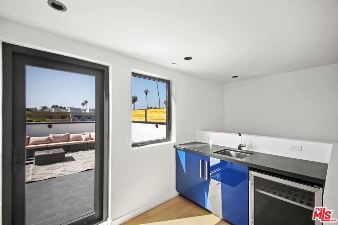 Bay St. Santa Monica, CA 90405