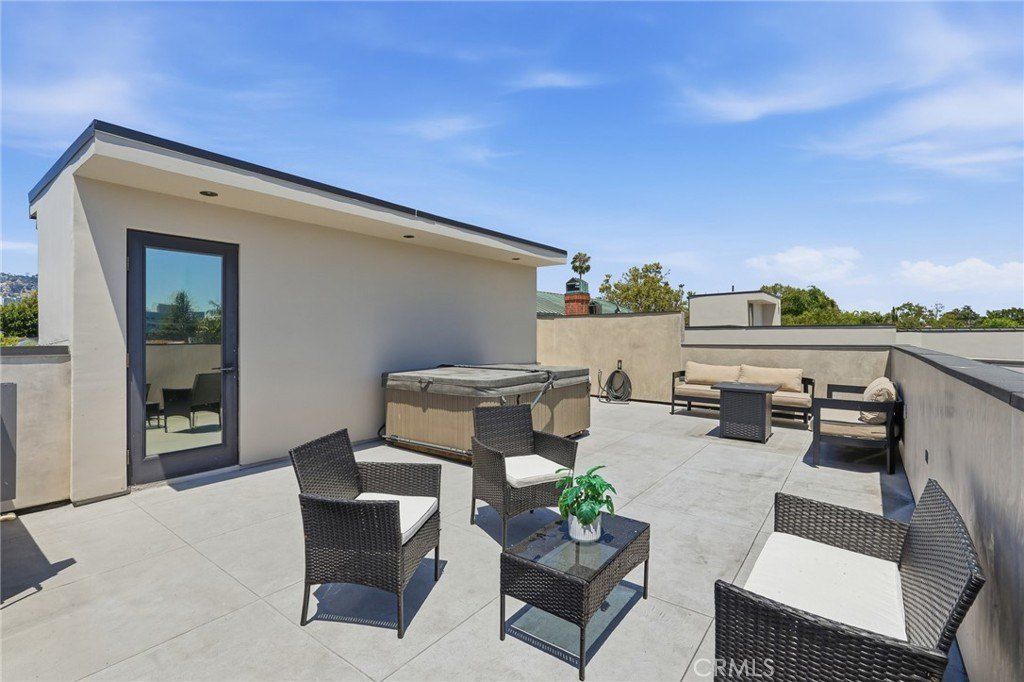 425 N Alfred. West Hollywood, CA 90048