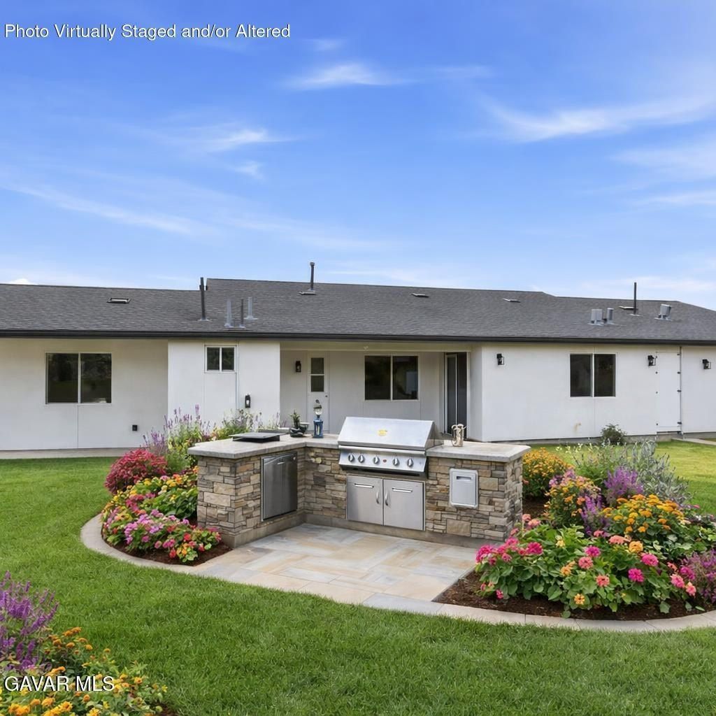 39609 E 179Th Street. Palmdale, CA 93591