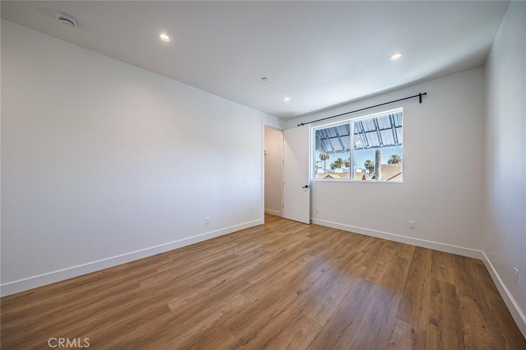 1175 Leighton. Los Angeles, CA 90037