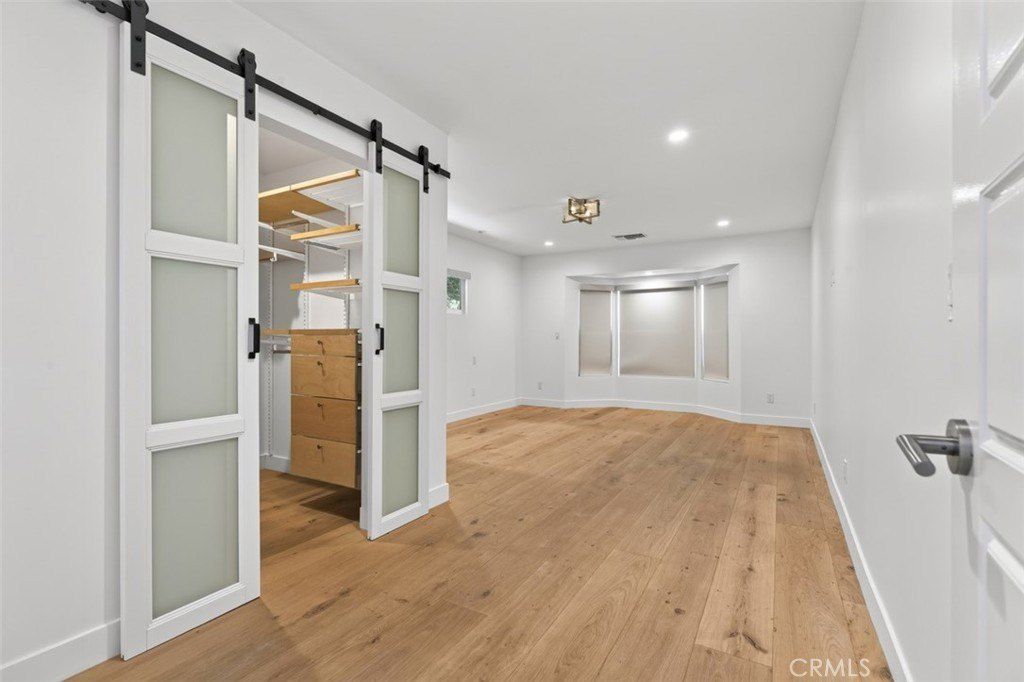 641 E Grinnell. Burbank, CA 91501