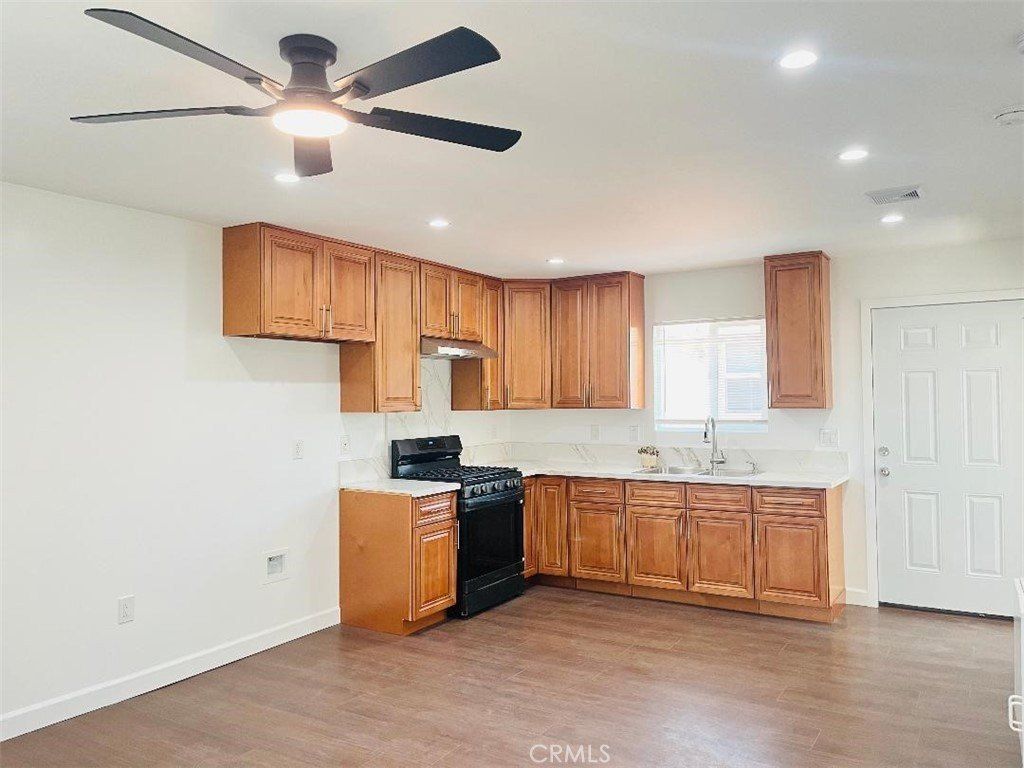 1142212 Charlesworth. Santa Fe Springs, CA 90670