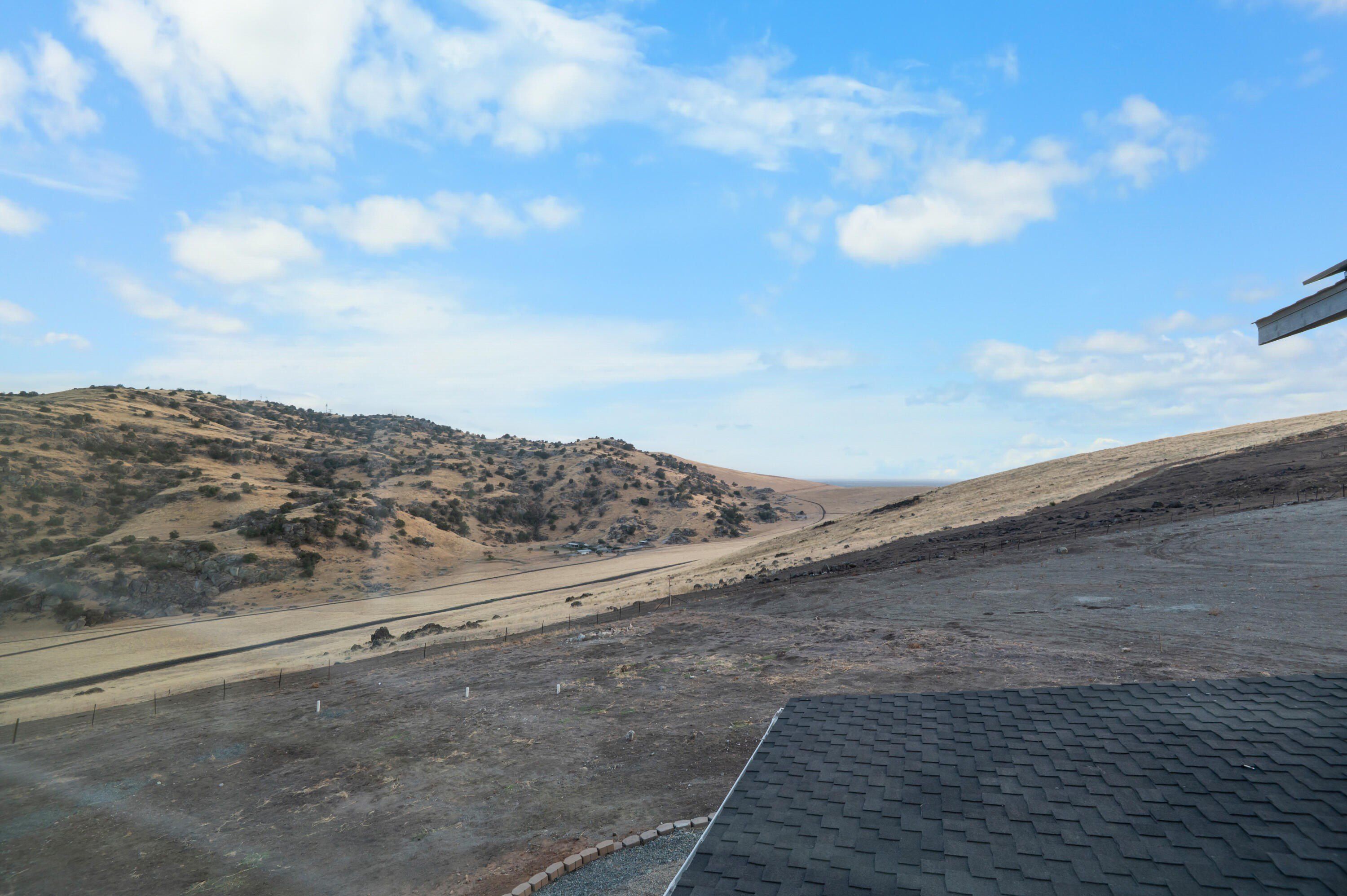 556 High Sierra Drive. Exeter, CA 93221