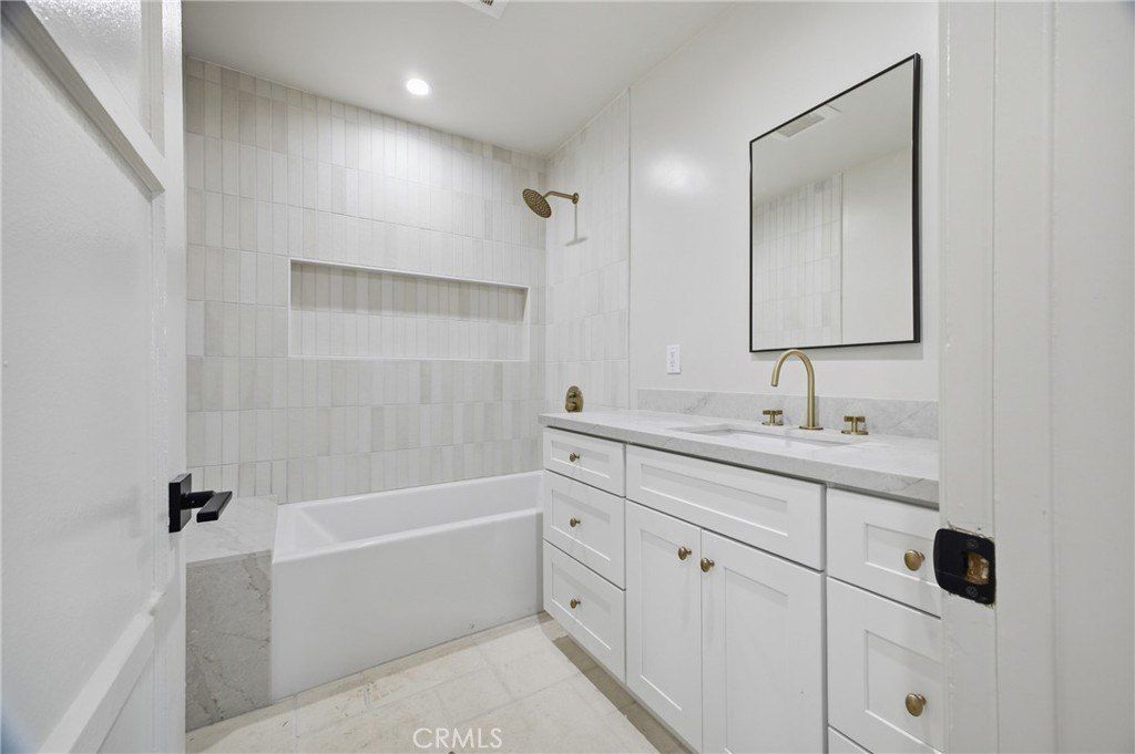 2030 W 88Th Street. Los Angeles, CA 90047