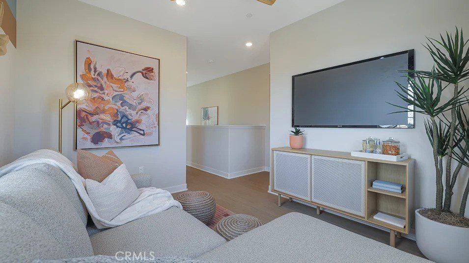 2207 Aneto Way. Santa Paula, CA 93060
