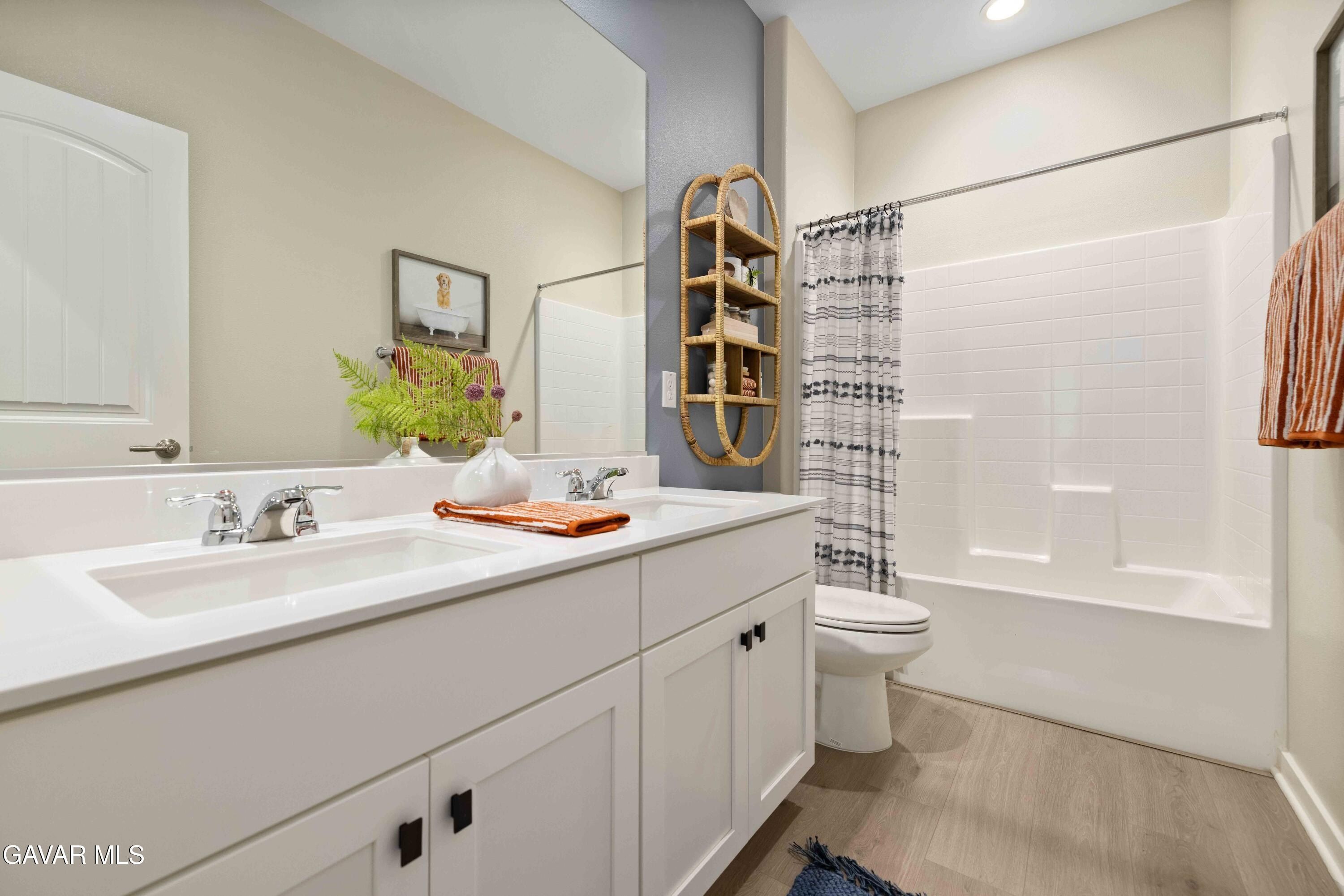 3657 Camino Mia Court. Rosamond, CA 93560