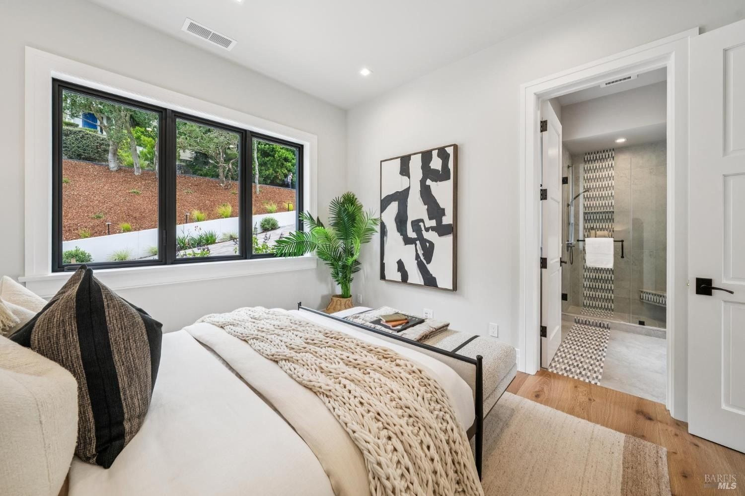 217 Cleveland Avenue. Mill Valley, CA 94941