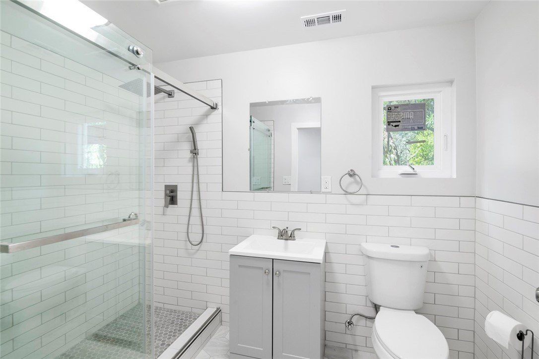 6652 Palm Avenue. Riverside, CA 92506