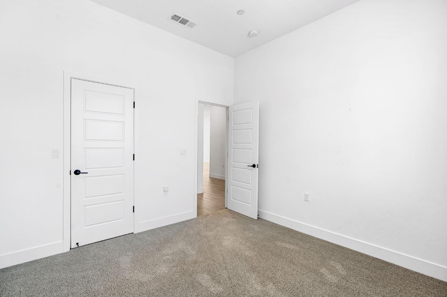 1236 Windmill Avenue. Clovis, CA 93619