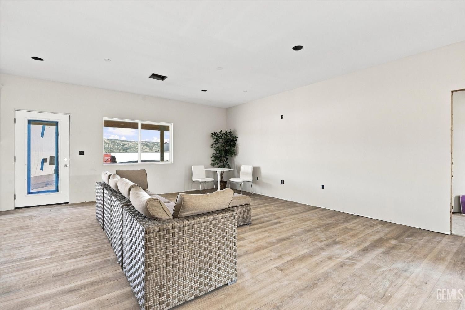 28181 Burning Tree Drive. Tehachapi, CA 93561