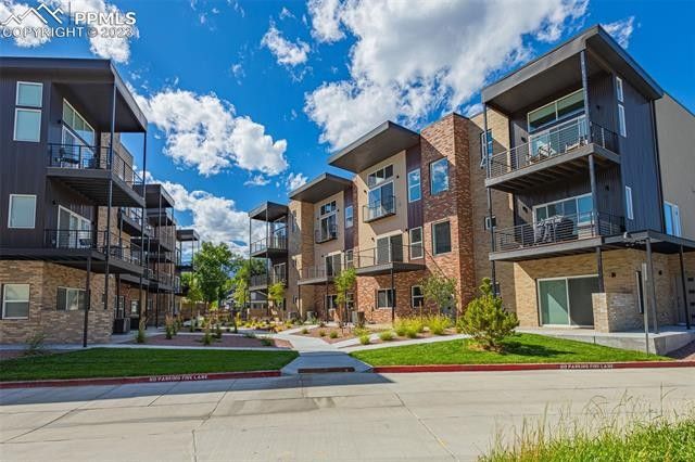 1734 Creek Edge View. Colorado Springs, CO 80905