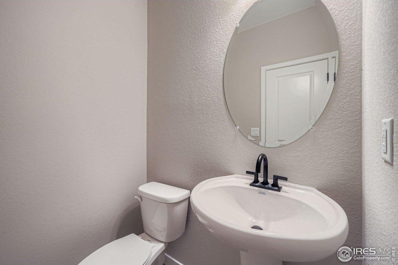 2768 Bear Springs Cir. Longmont, CO 80503