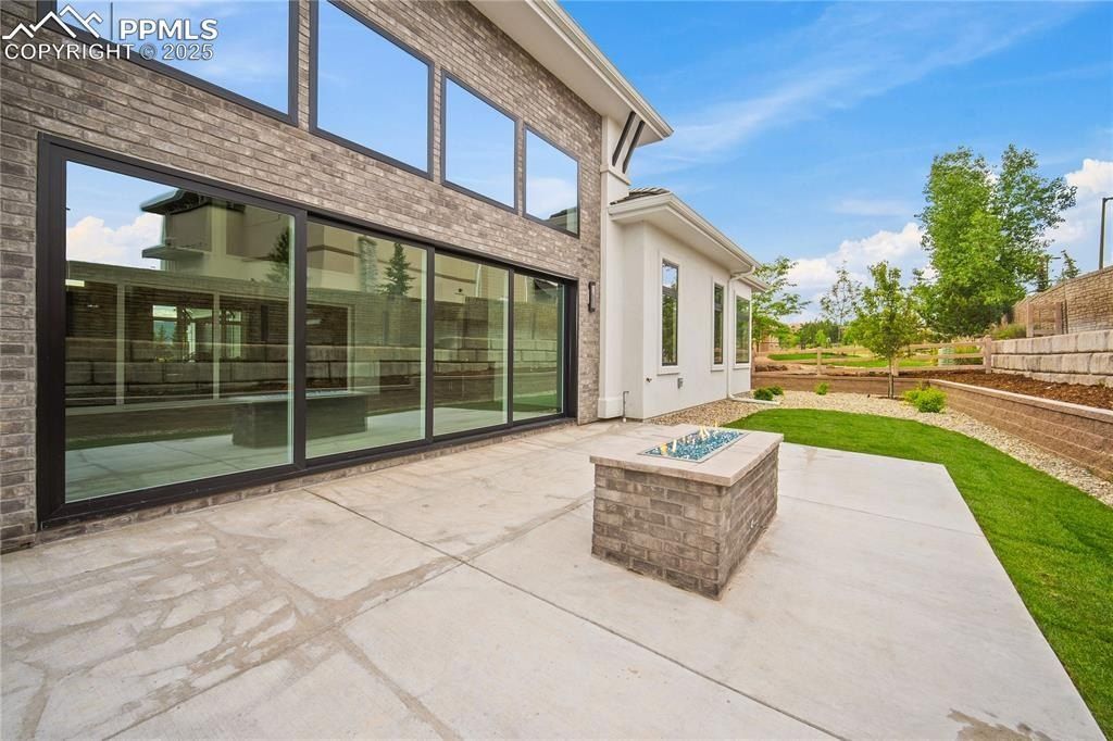 13525 Random Ridge View. Colorado Springs, CO 80921