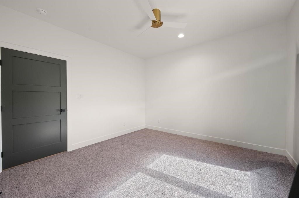 Meadowcrest Court. Grand Junction, CO 81506