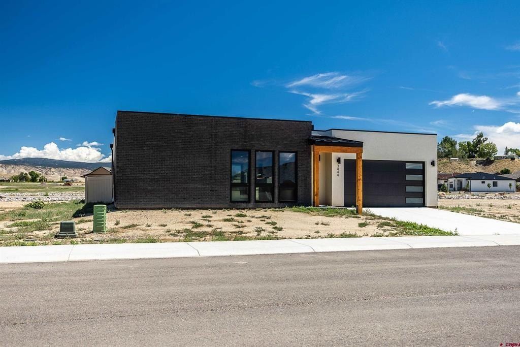 3444 Kestrel Loop. Montrose, CO 81401