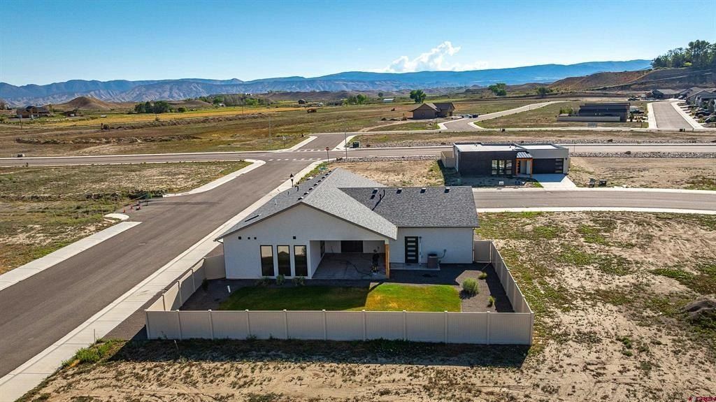 3447 Kestrel Loop. Montrose, CO 81401