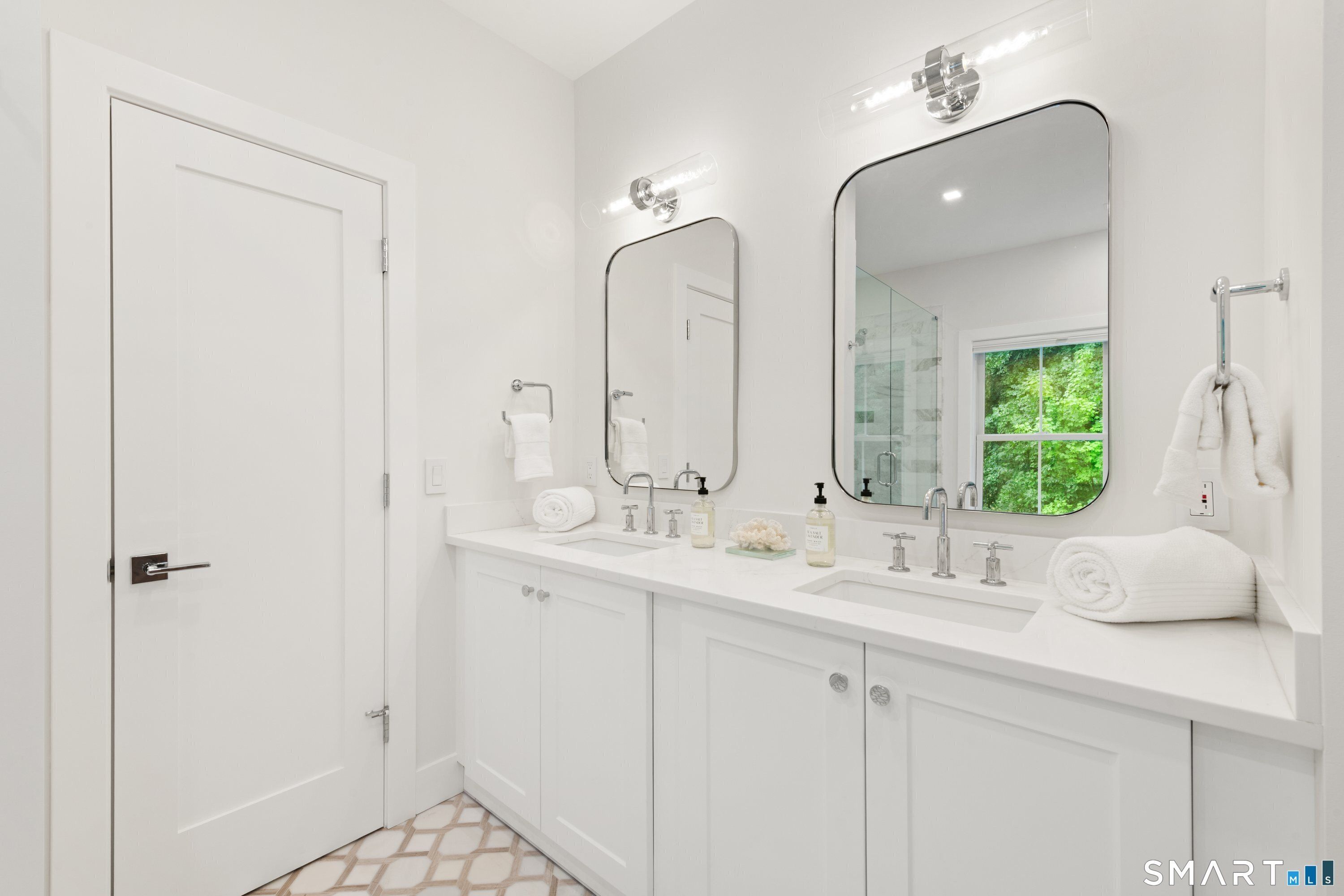 89 Indian Field Road. Greenwich, CT 06830