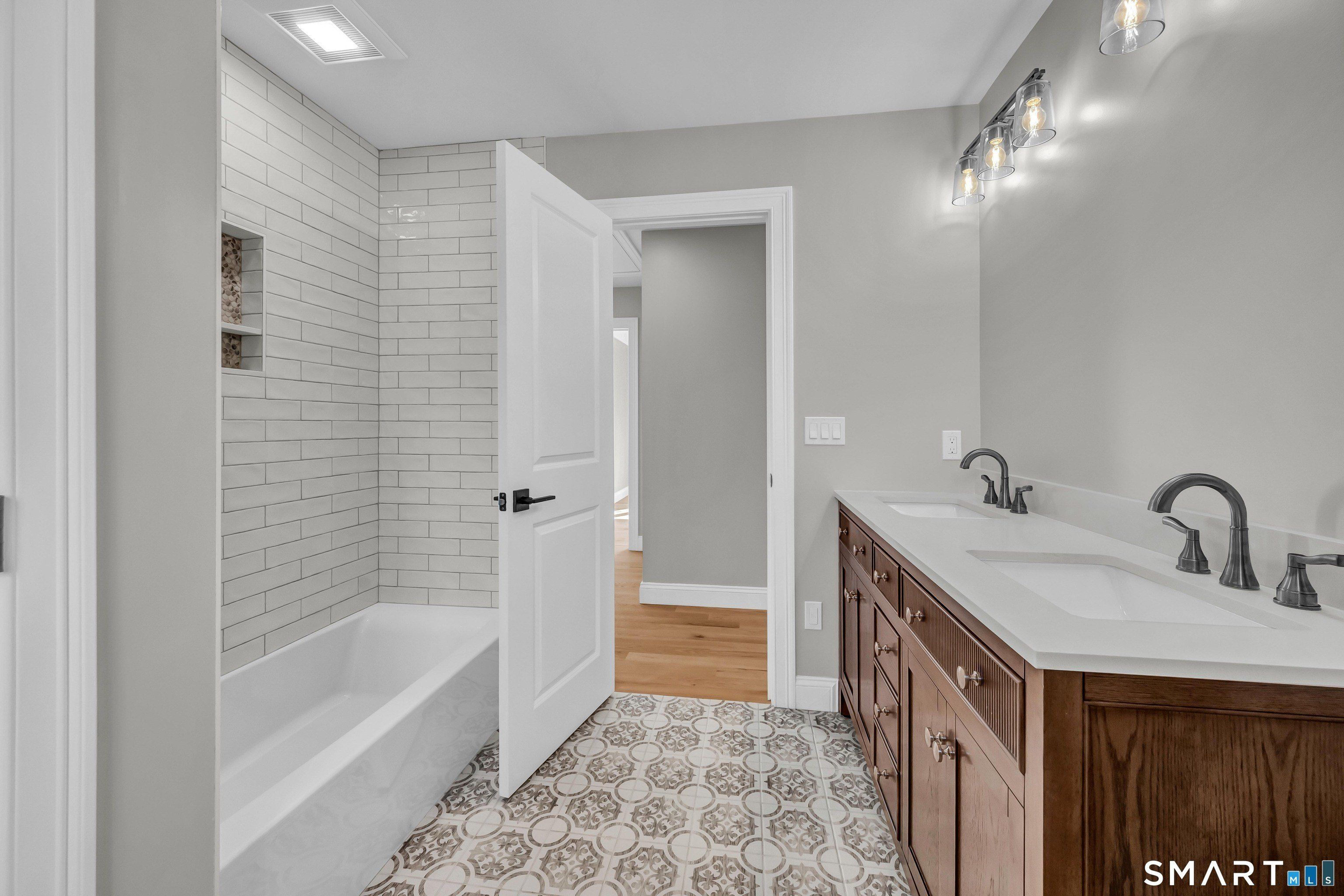 1427 Monroe Turnpike. Monroe, CT 06468