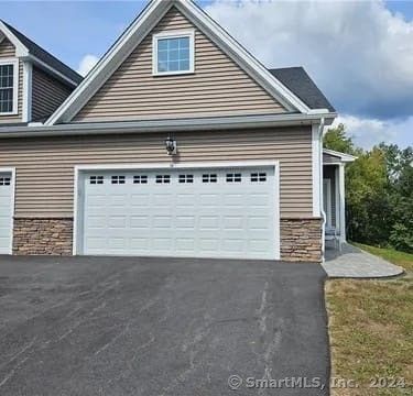 214 Boulder Court. Bristol, CT 06010