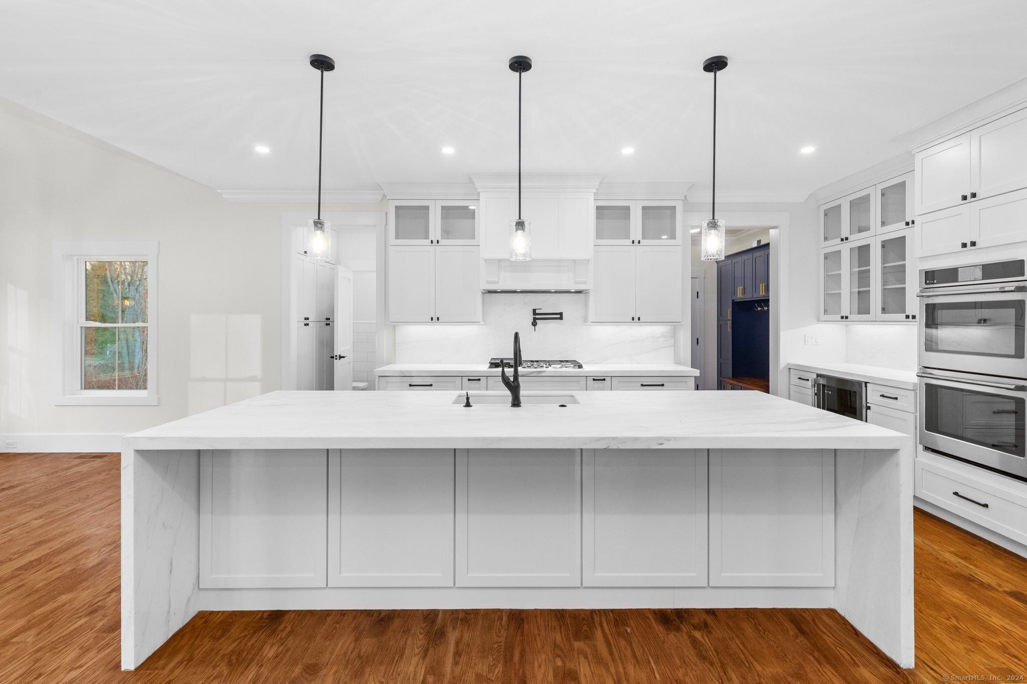 106 Seymour Road. Woodbridge, CT 06525