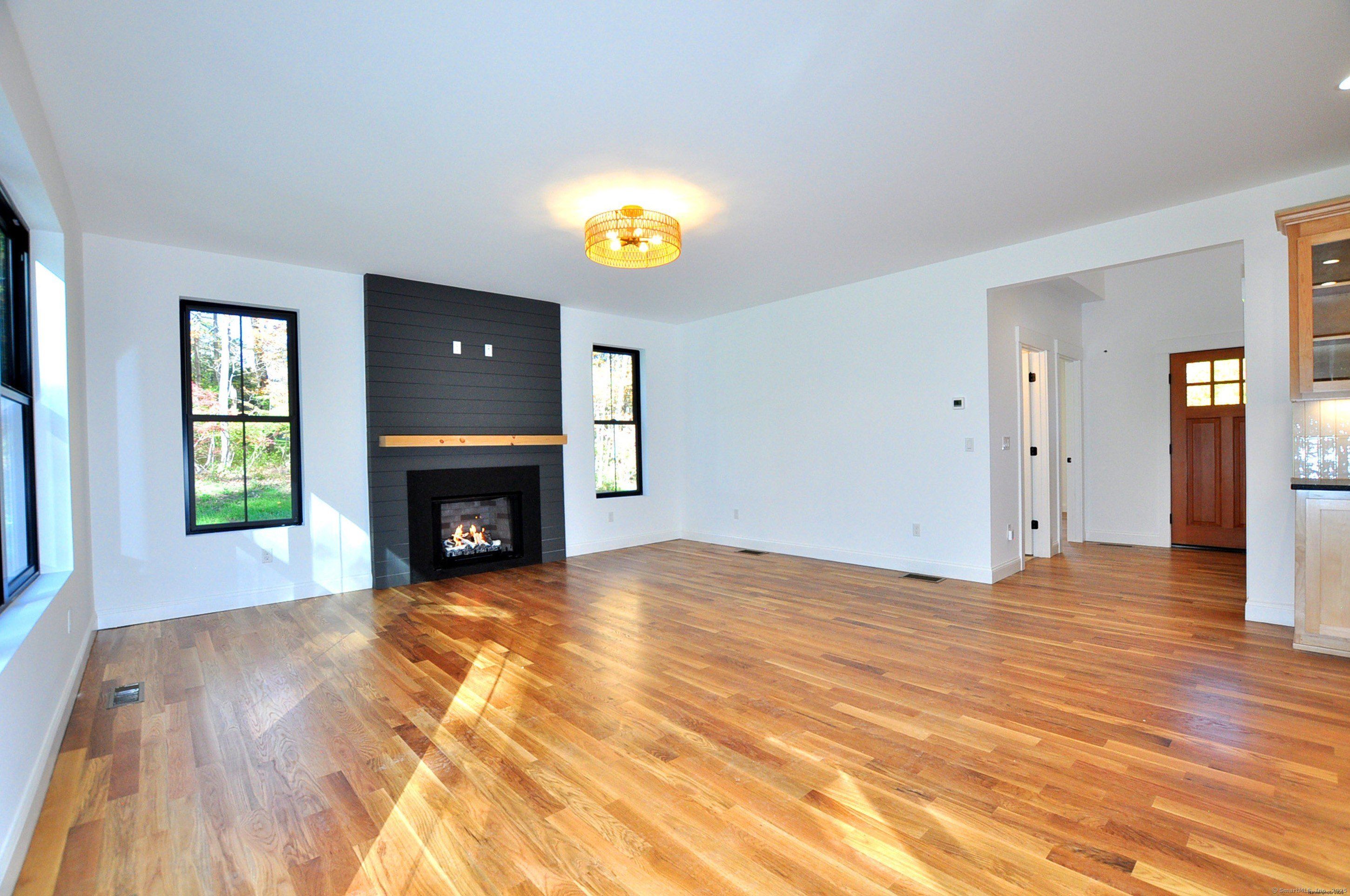 152 East Hill Road. Canton, CT 06019