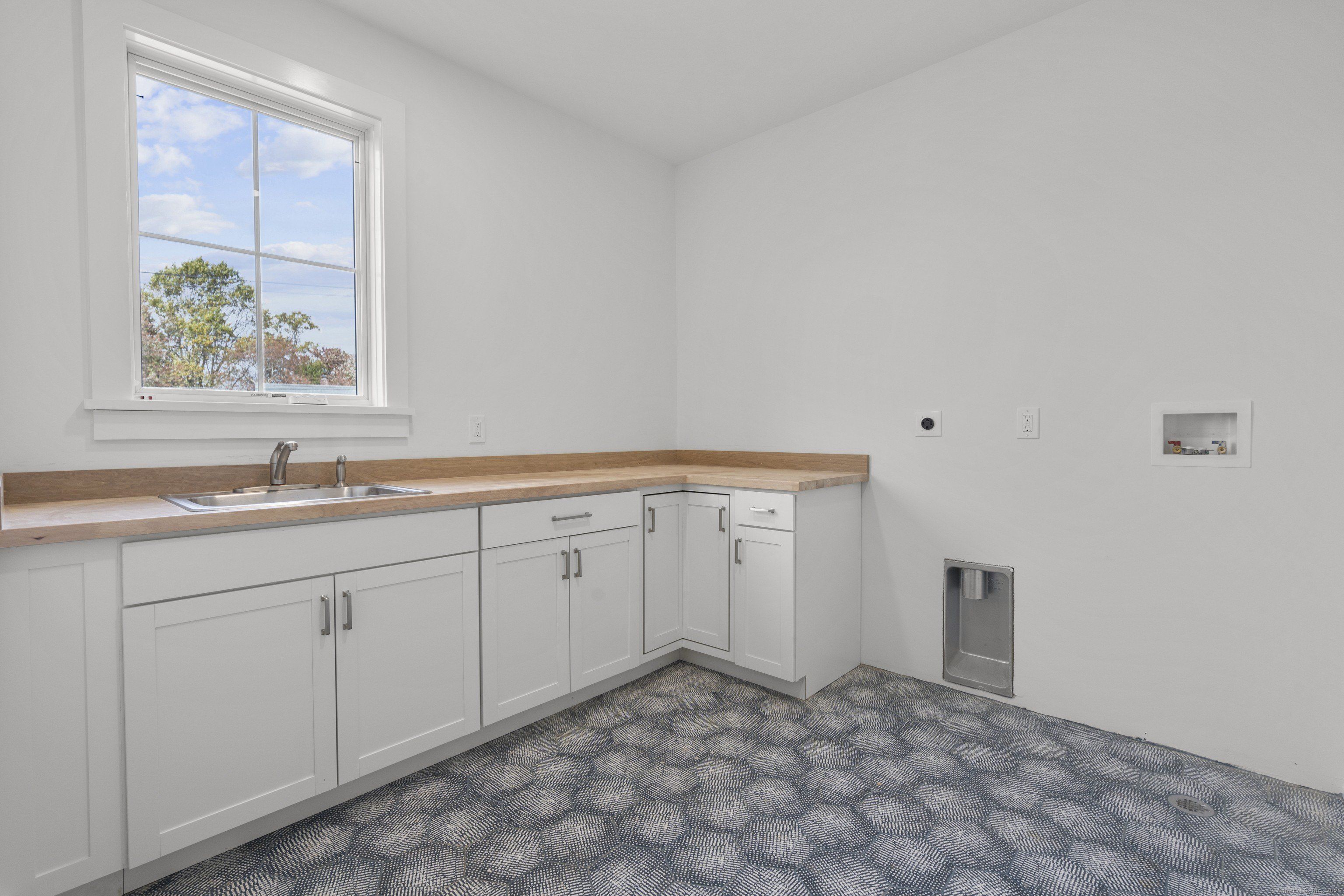 706 Judd Street. Fairfield, CT 06825