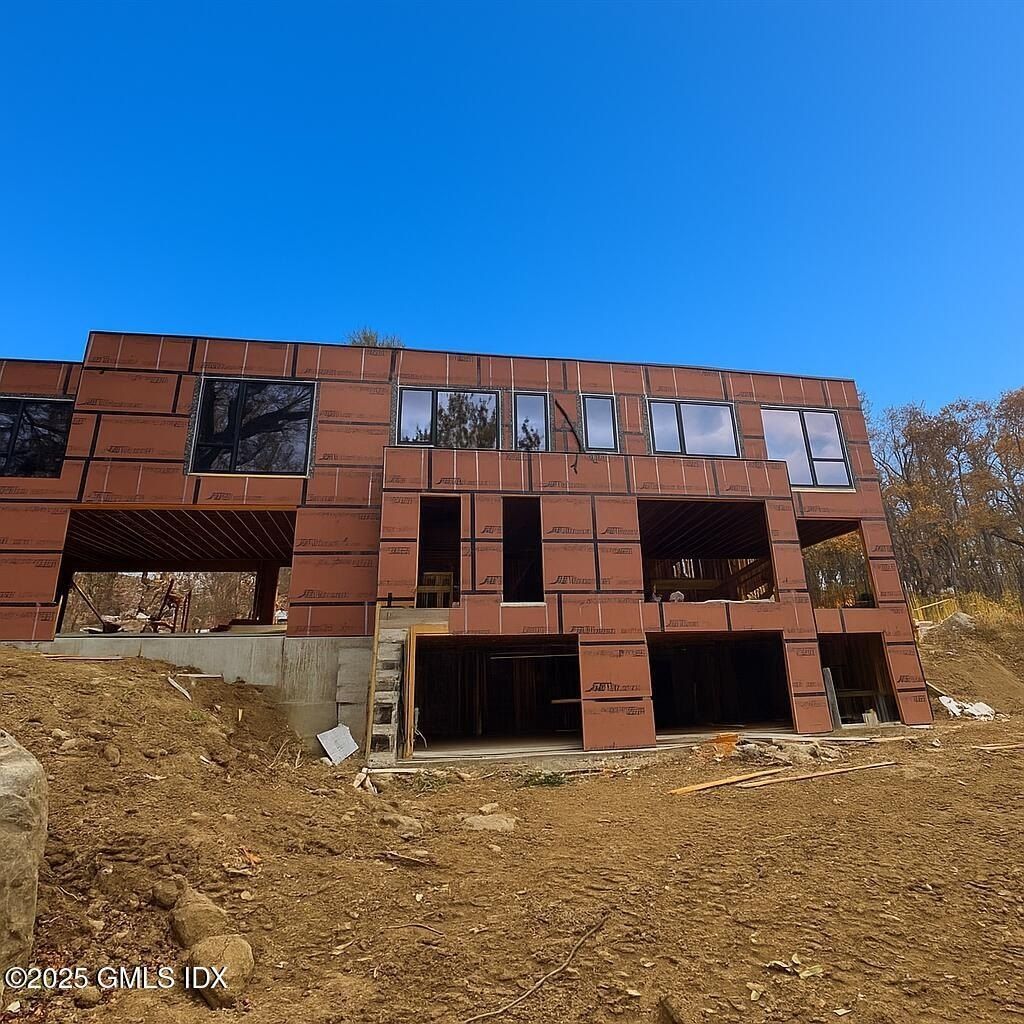 18 Edgar Road. Greenwich, CT 06831