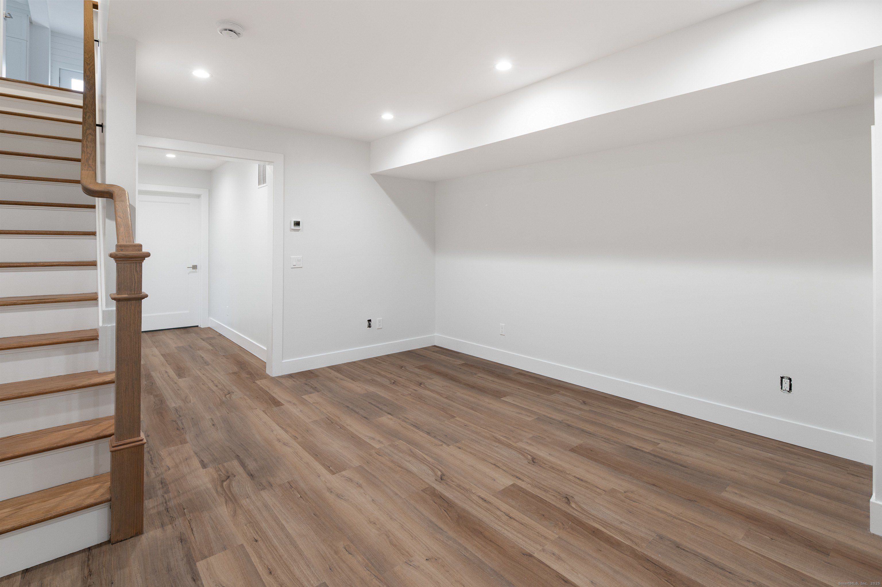 12 Walnut Ridge Court. Stamford, CT 06905