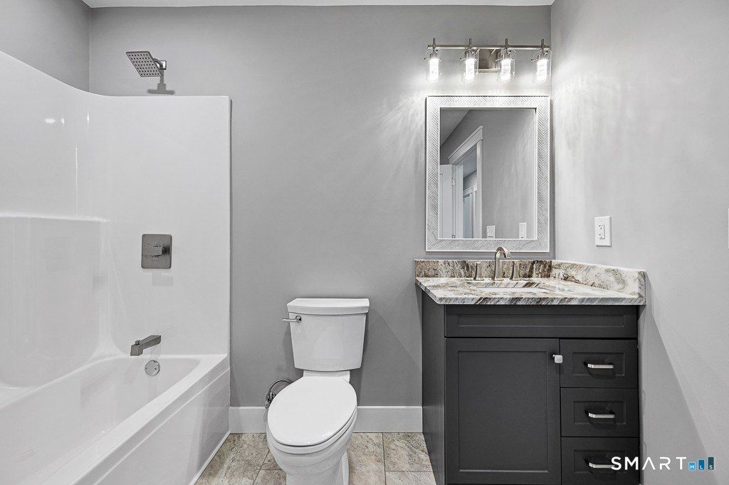 121 New Road. Thompson, CT 06277