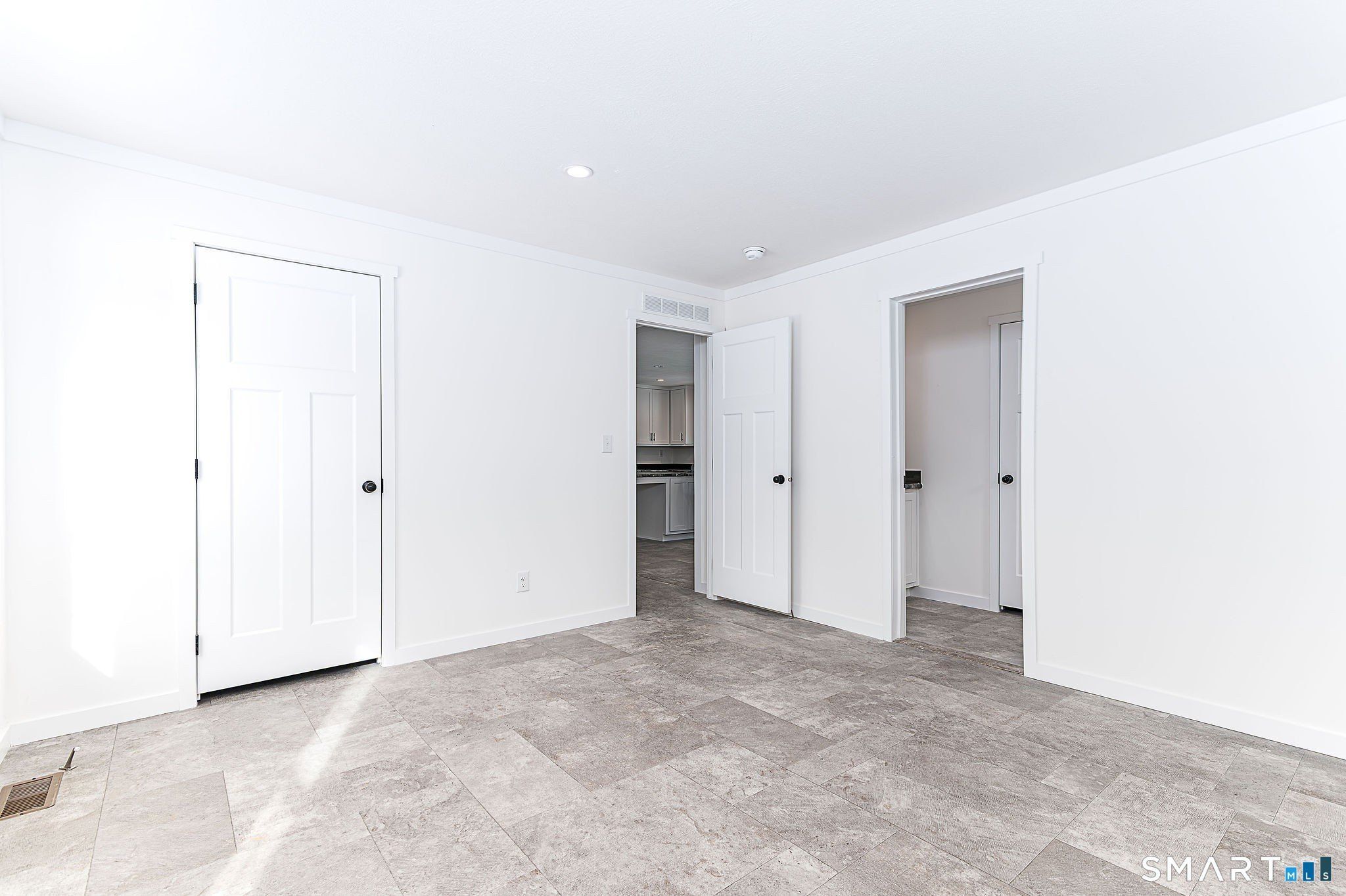 23 Bailey Hill Village. Killingly, CT 06239