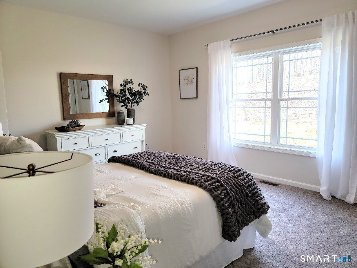 137 Mulholland Way Unit 83. North Haven, CT 06473