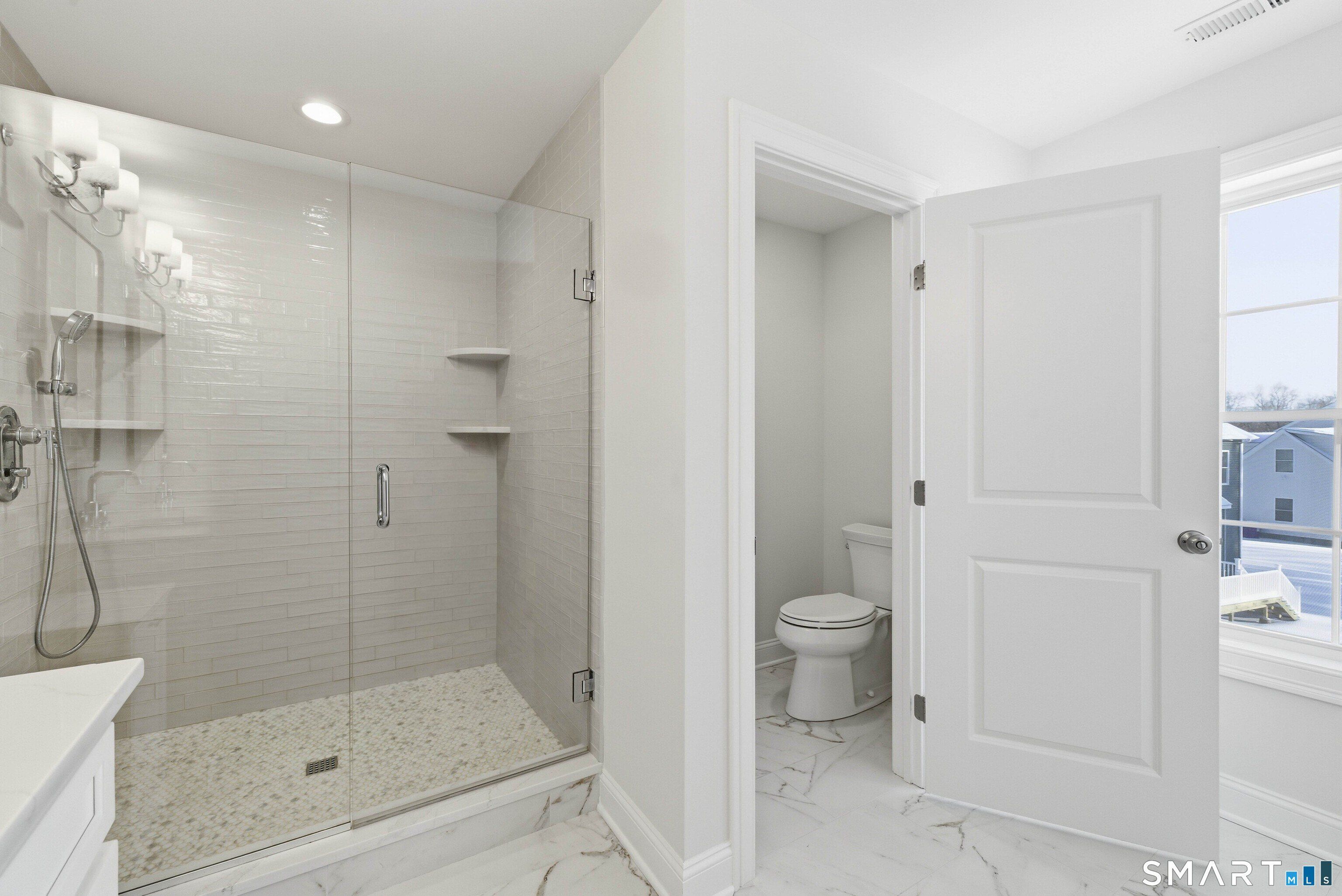 Long Hill Road. Guilford, CT 06437