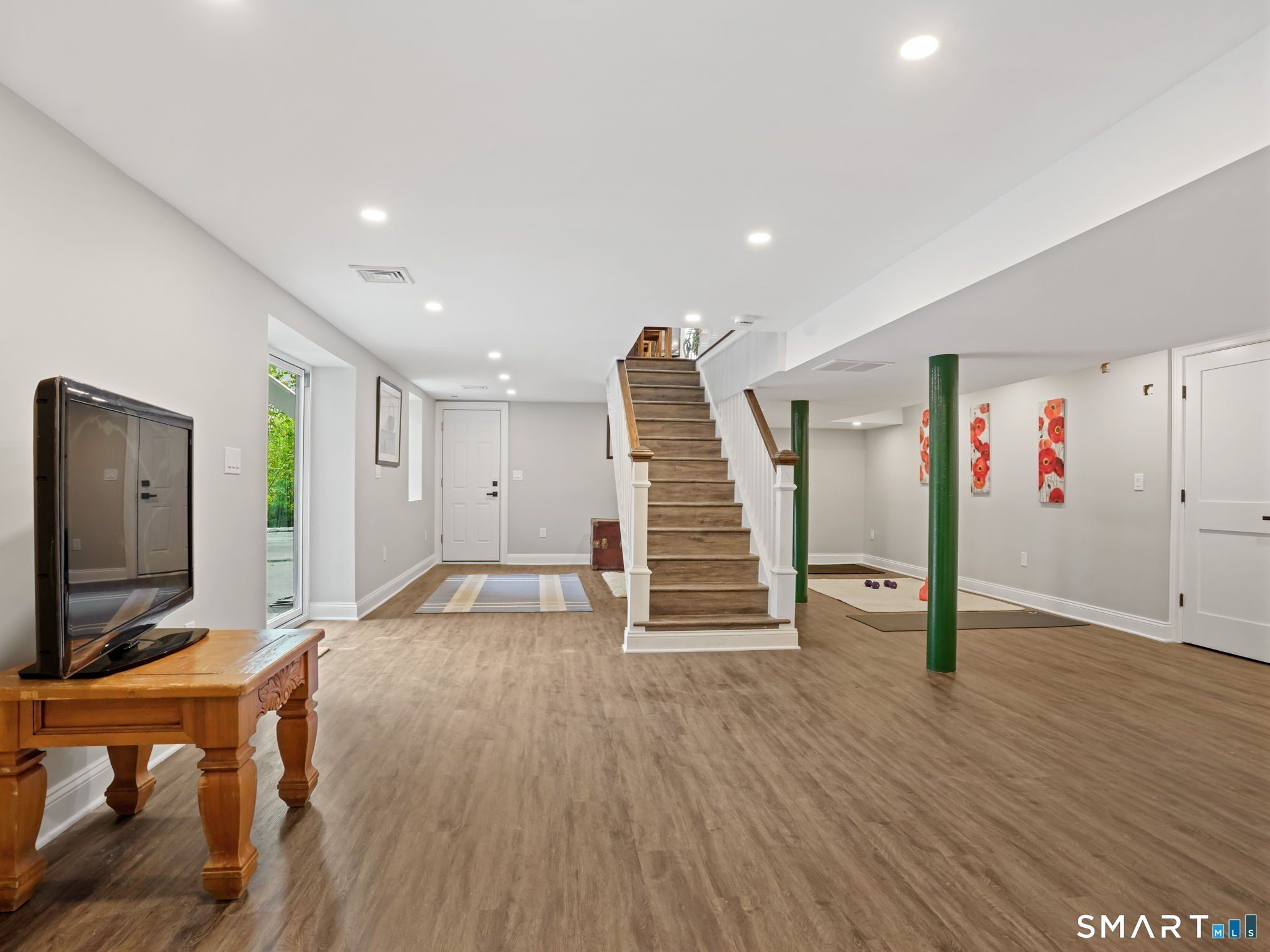 419 Valley Road. Fairfield, CT 06825