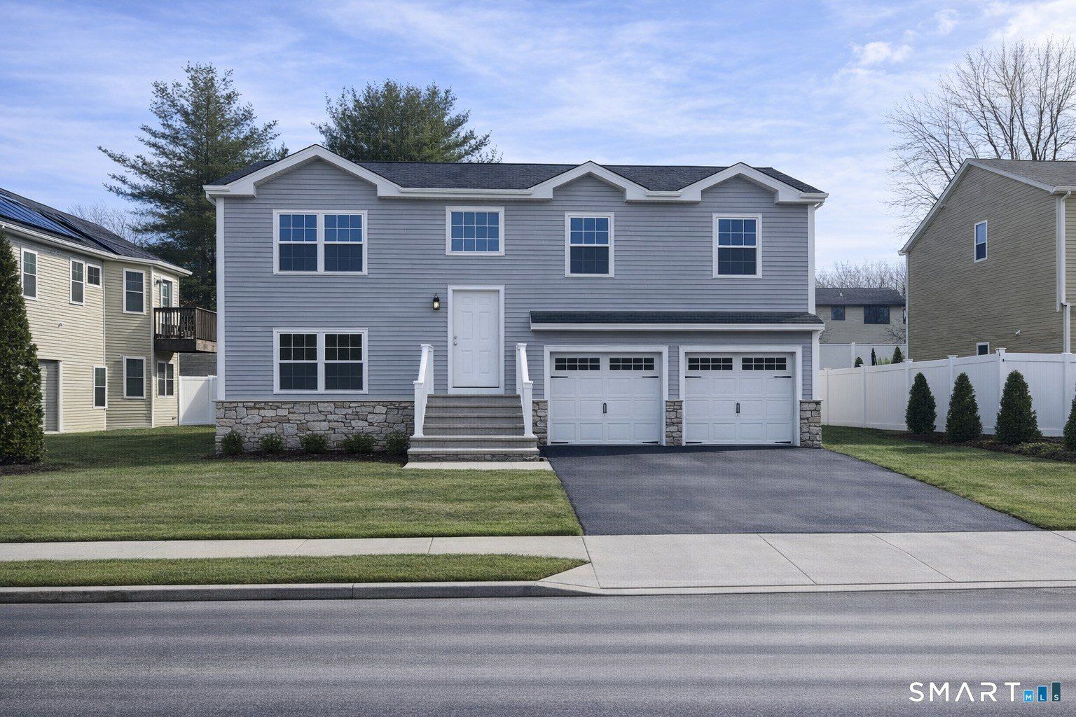 15 Yorktown Ridge. Waterbury, CT 06704