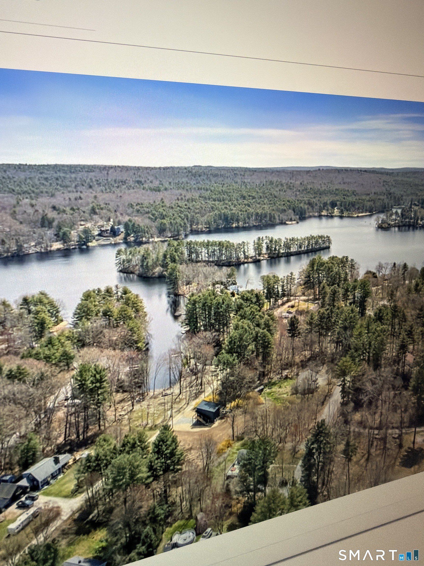10 Indian Run Drive. Thompson, CT 06277