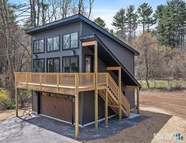 6 Indian Run Drive. Thompson, CT 06277