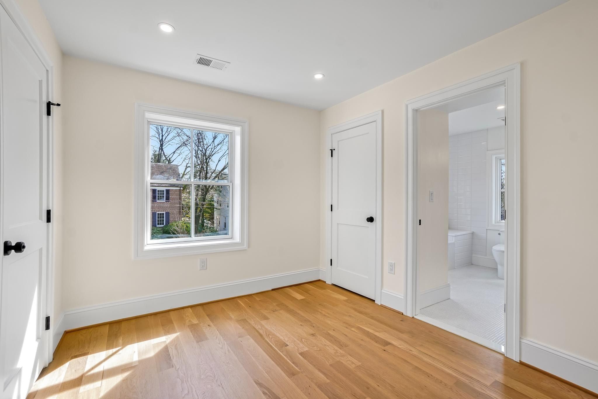 4317 Windom Place Nw. Washington, DC 20016