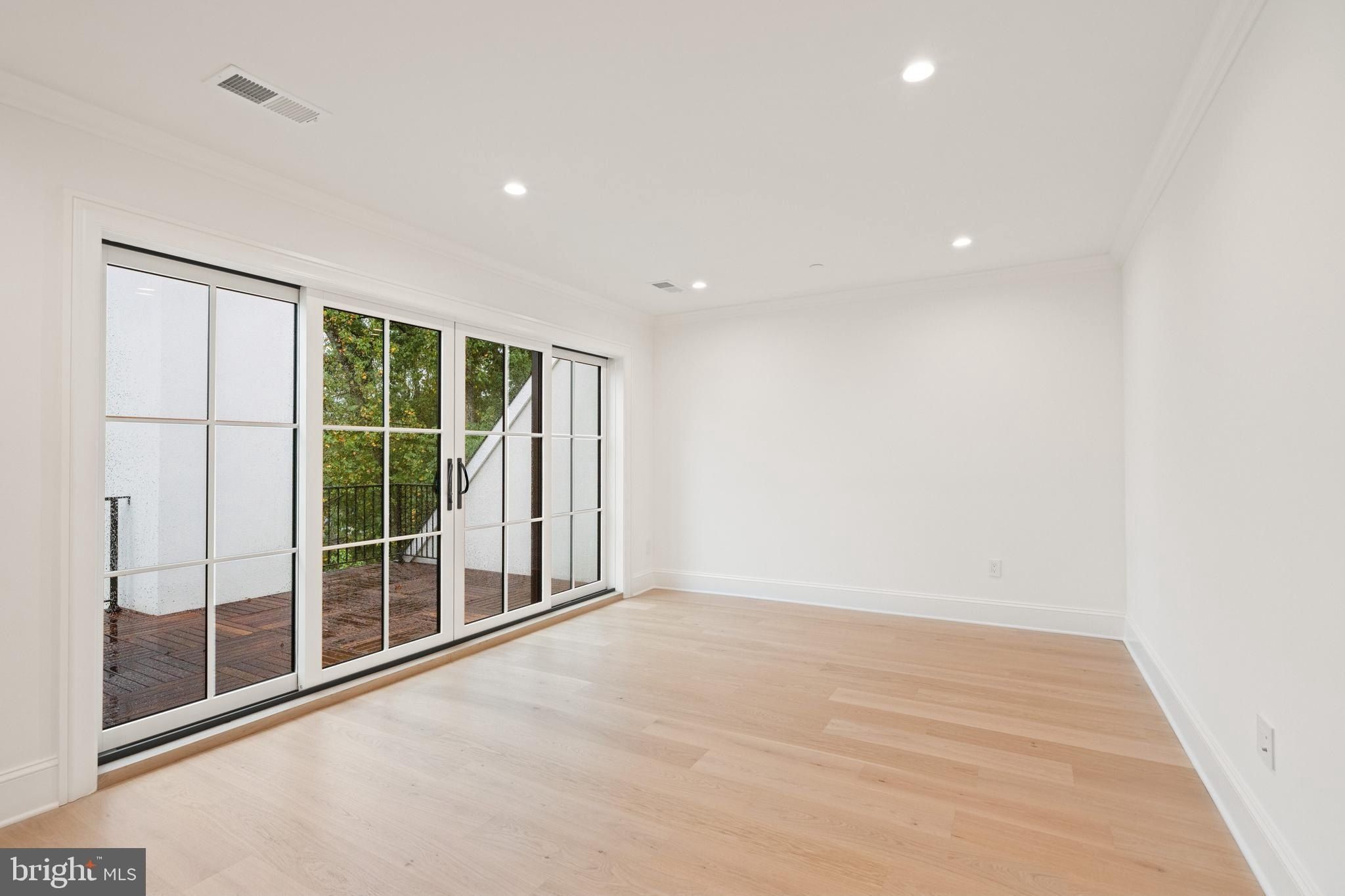 2916 Chesapeake Street Nw. Washington, DC 20008