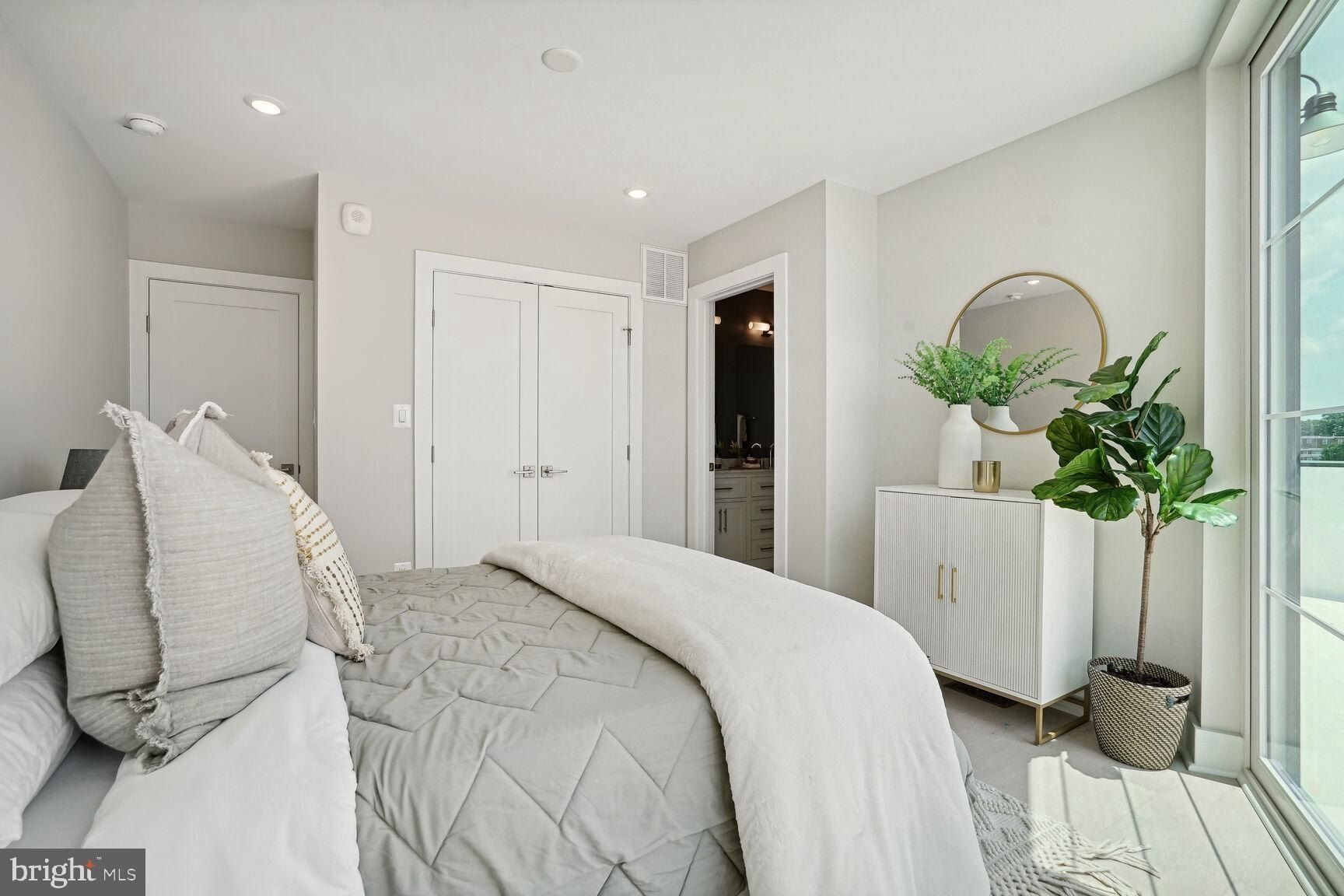 901 19Th Street Ne Unit Ph2. Washington, DC 20002