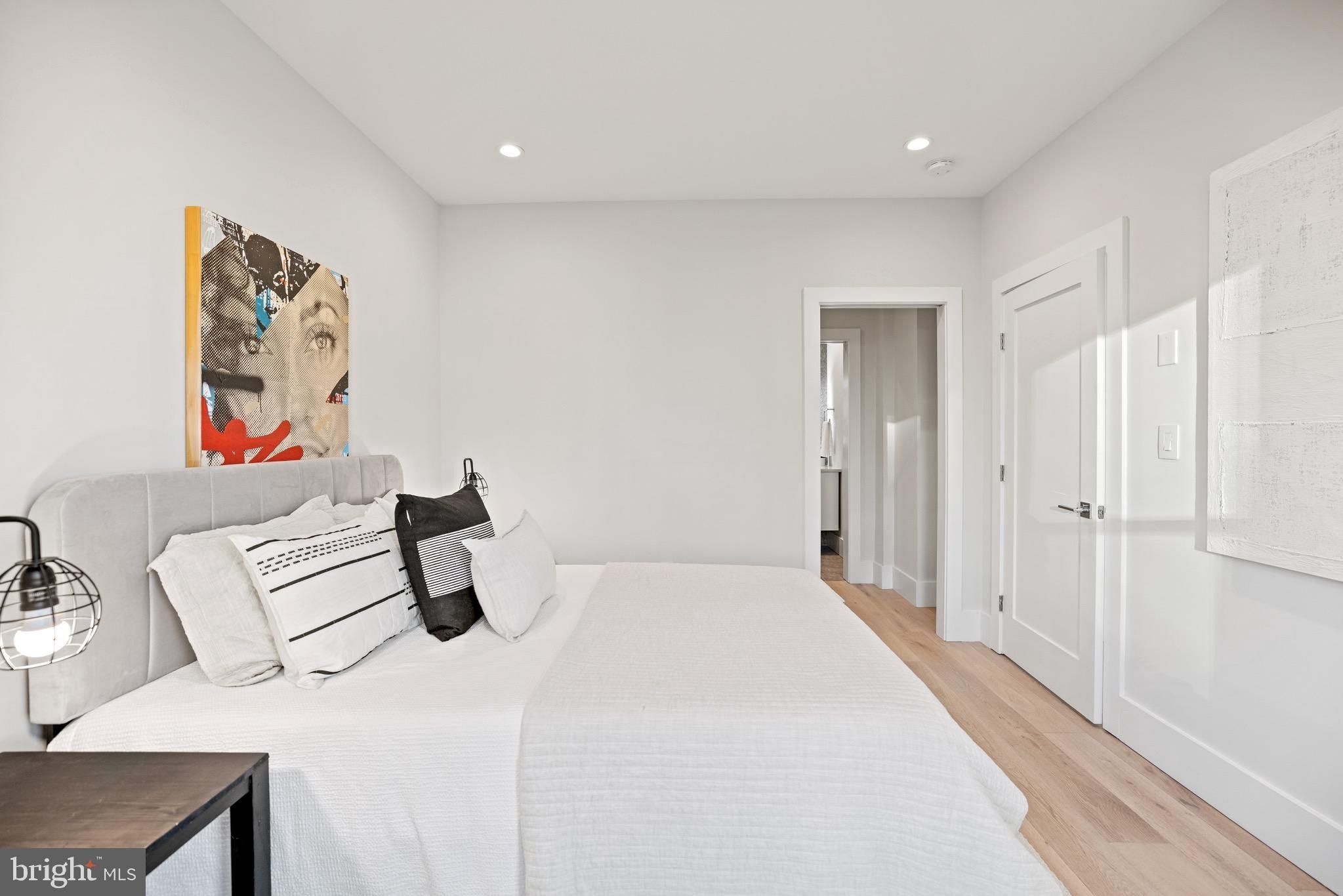 1128 6Th Street Nw Unit 3. Washington, DC 20001