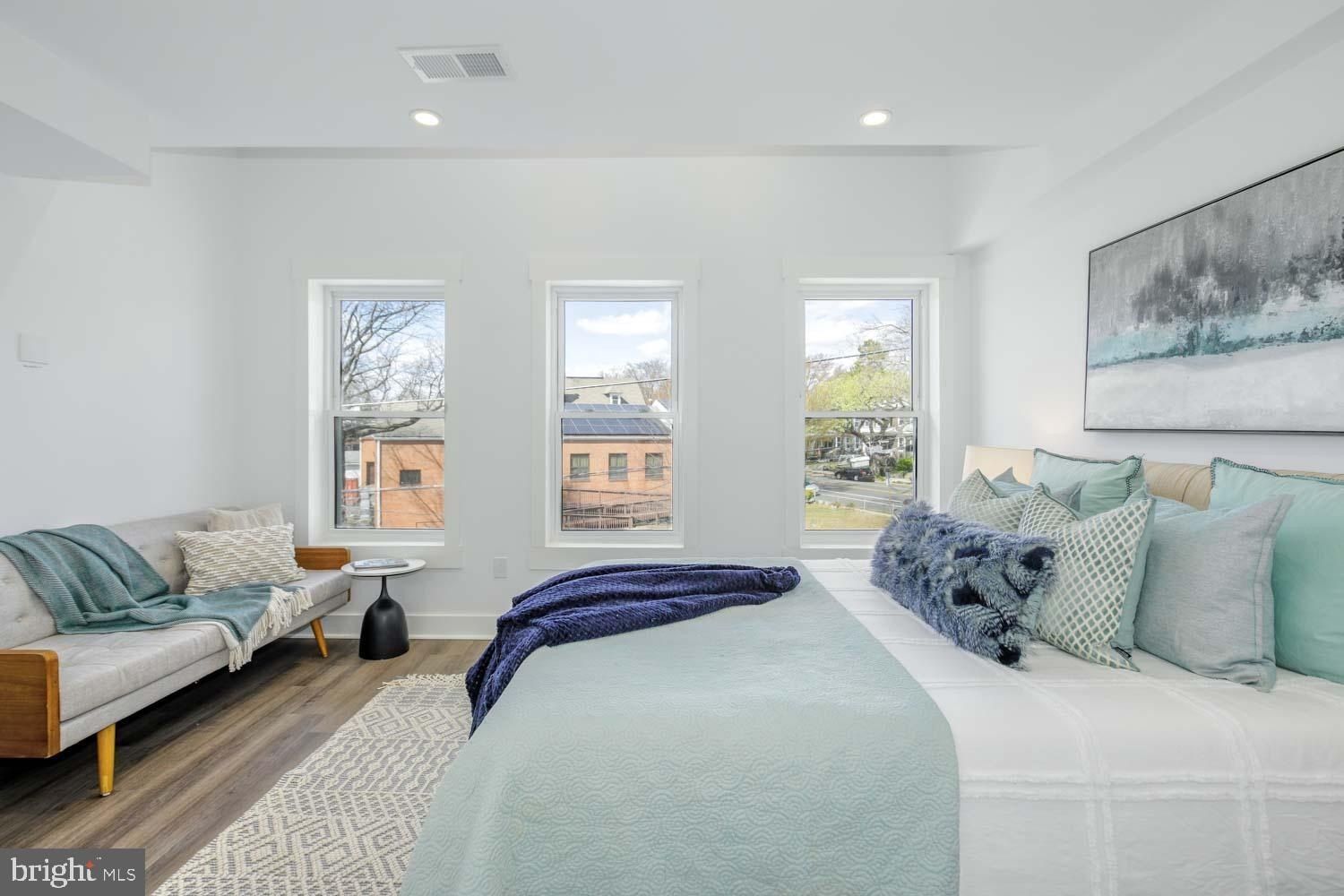 424 Taylor Street Nw Unit B. Washington, DC 20011