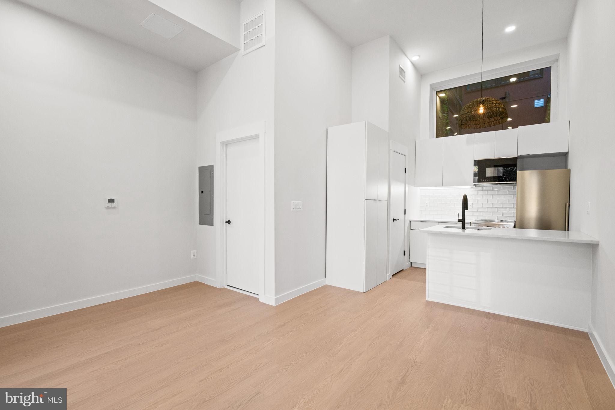 733 8Th Street Se. Washington, DC 20003