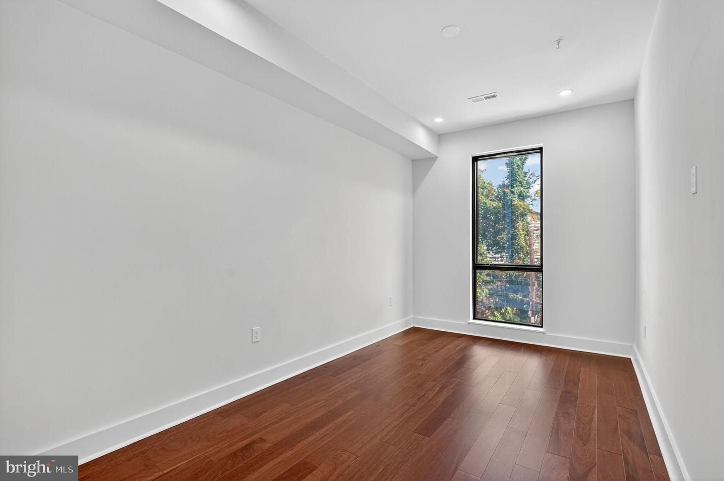 7319 Georgia Ave Nw. Washington, DC 20012