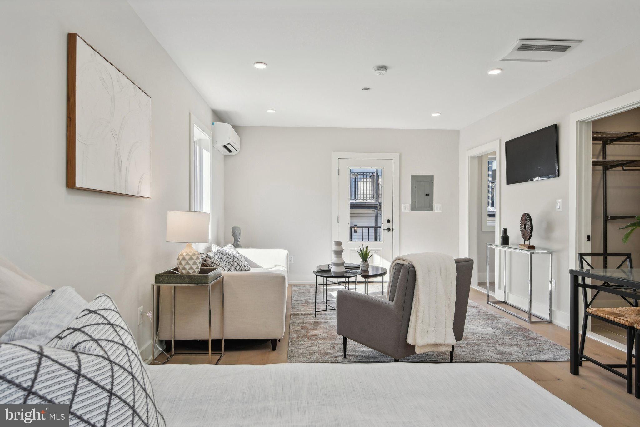 1748 Lanier Place Nw Unit 2. Washington, DC 20009