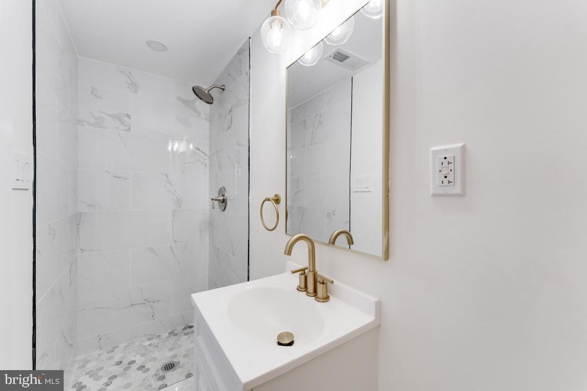 219 Jefferson Street Nw. Washington, DC 20011