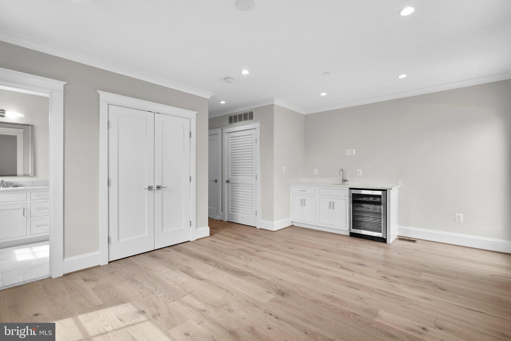 3713 R St Nw. Washington, DC 20007