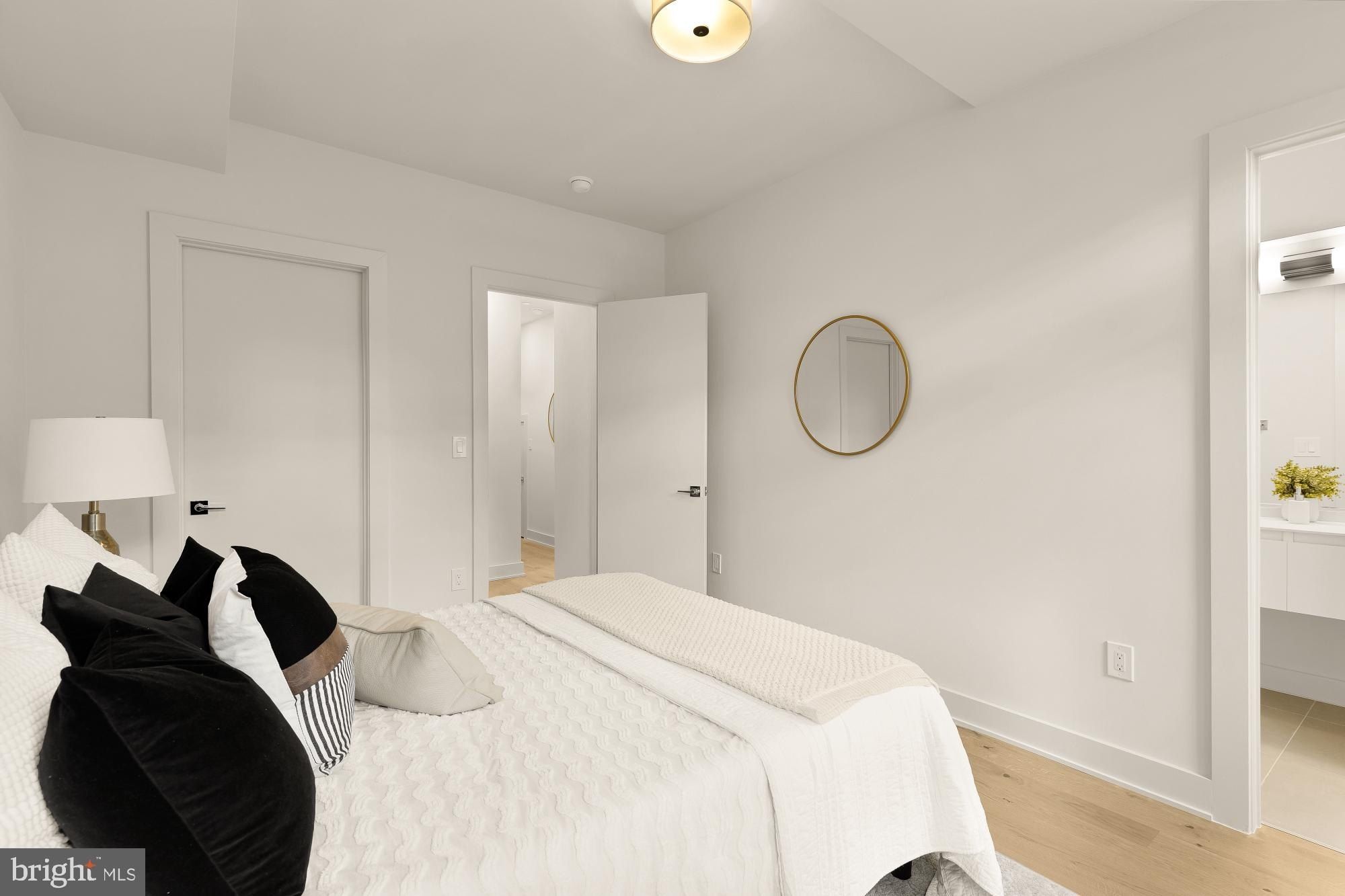 2647 41St Street Nw Unit 1. Washington, DC 20007