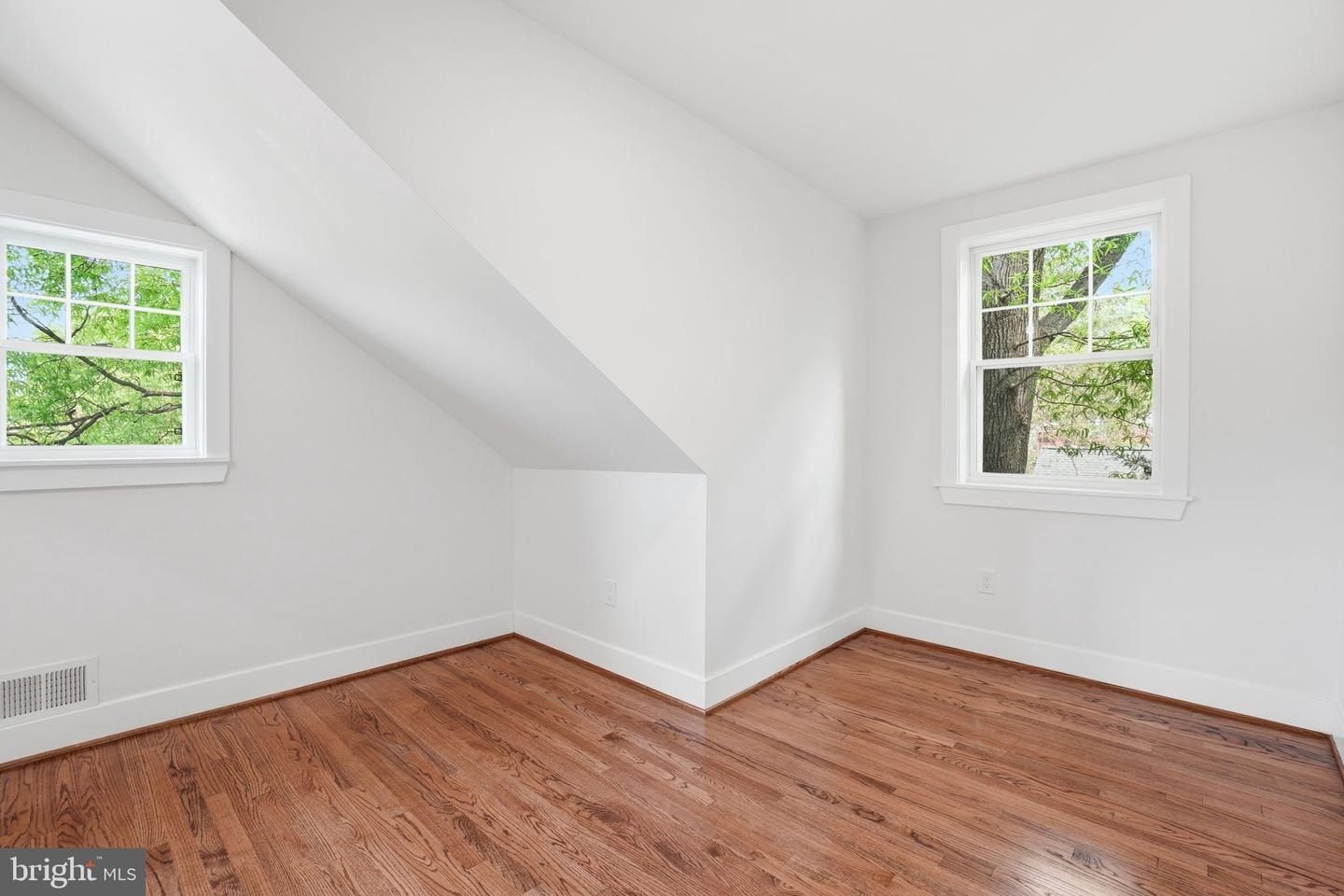 4720 Ellicott St Nw. Washington, DC 20016