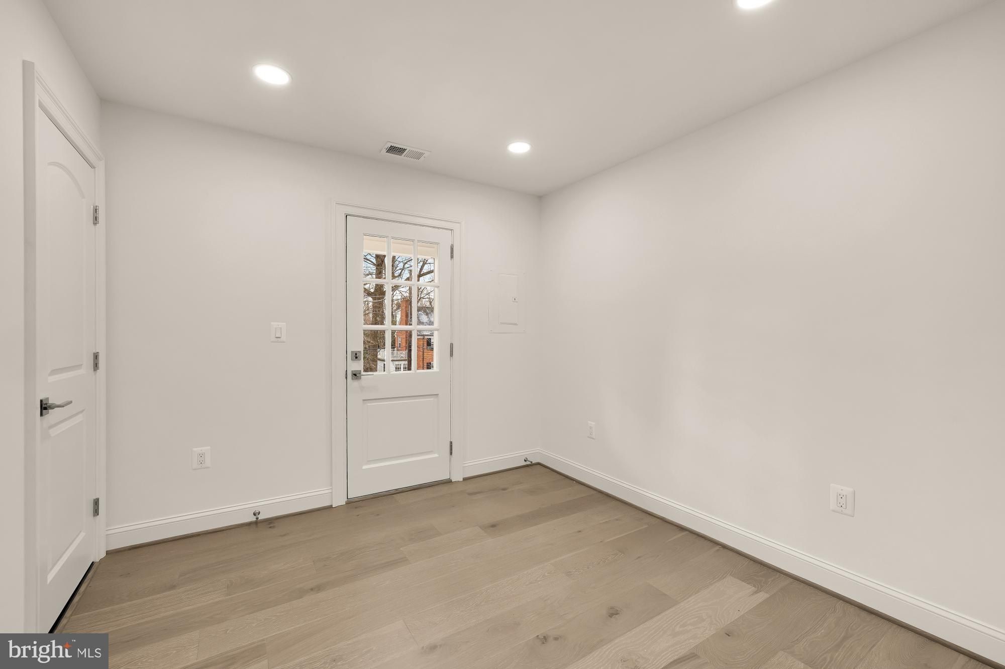 4827 Sedgwick Street Nw. Washington, DC 20016