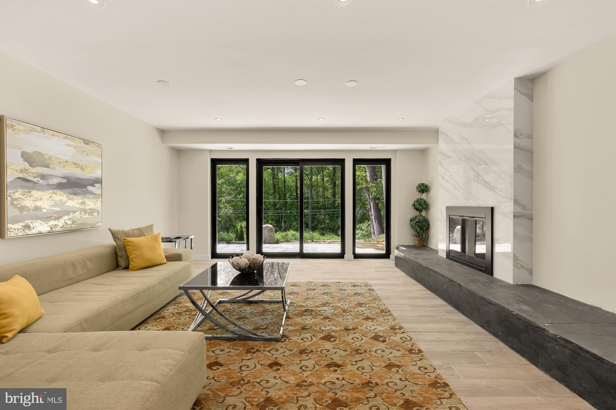8165 E Beach Drive Nw. Washington, DC 20012
